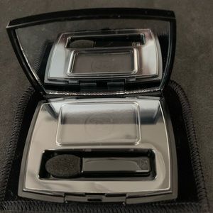 CHANEL SINGLE EYESHADOW Shade #118 Midnight New w box and applicator.